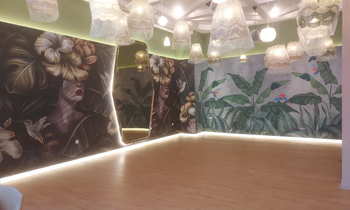 Wallpaper and Wallcovering