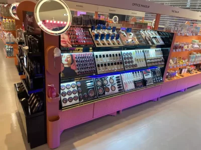 acrylic fabrication dubai
