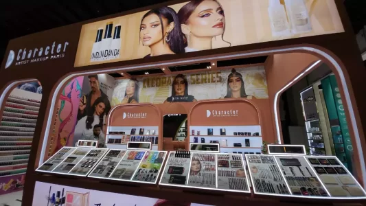 acrylic manufacturers in dubai